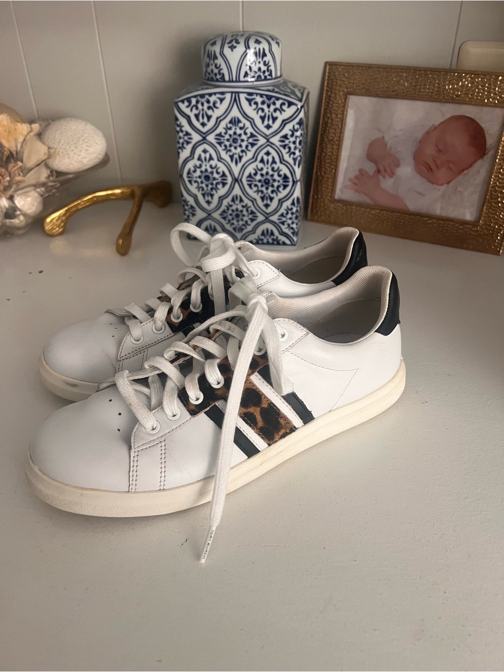 Authentic Tory Burch shoes w/ dust bag - Picture 2 of 12